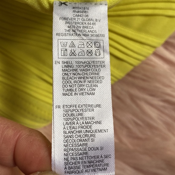 Forever 21 Bright Yellow Pleated Mini Skirt Sz S/P NWOT - Picture 5 of 5